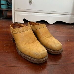Frye Tan Leather Campus Mules